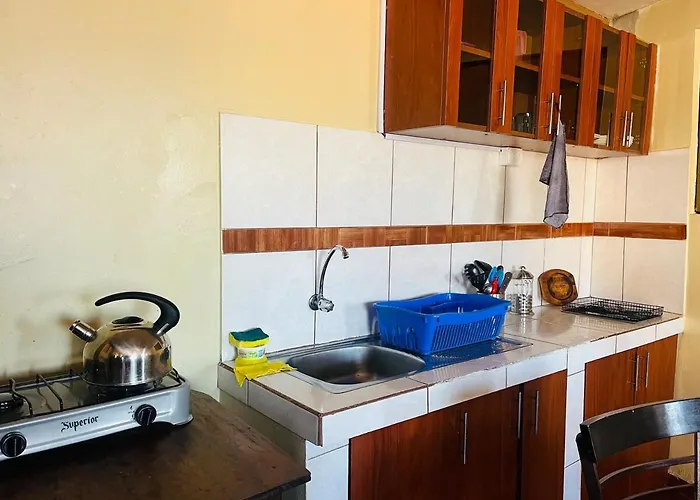 Apartamento New Colorful & Artsy Home, Fam Perfect, Great Wifi For Working *