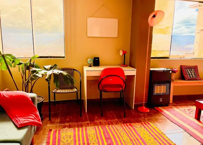 New Colorful & Artsy Home, Fam Perfect, Great Wifi For Working *