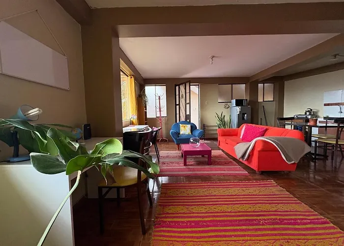 New Colorful & Artsy Home, Fam Perfect, Great Wifi For Working *