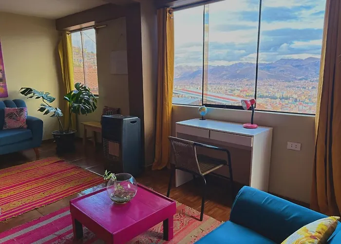 New Colorful & Artsy Home, Fam Perfect, Great Wifi For Working *