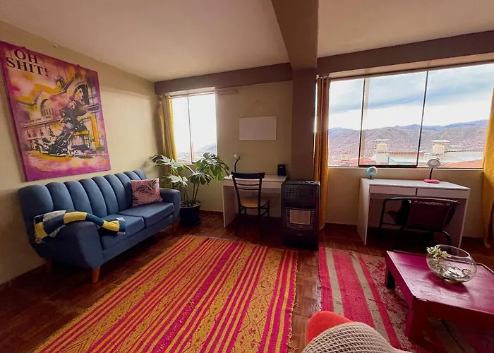 New Colorful & Artsy Home, Fam Perfect, Great Wifi For Working Apartamento
