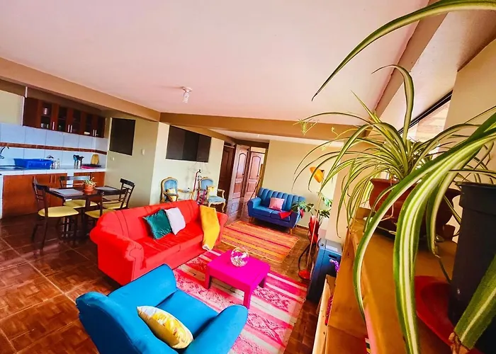 New Colorful & Artsy Home, Fam Perfect, Great Wifi For Working Apartamento