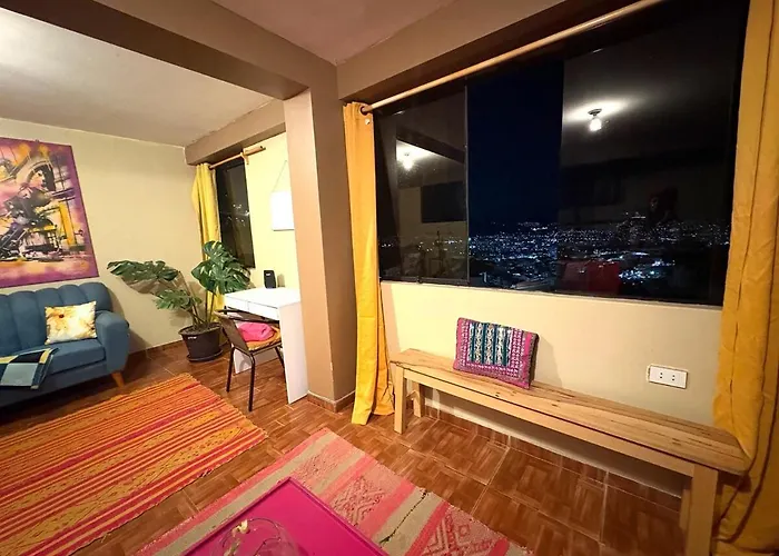 New Colorful & Artsy Home, Fam Perfect, Great Wifi For Working *