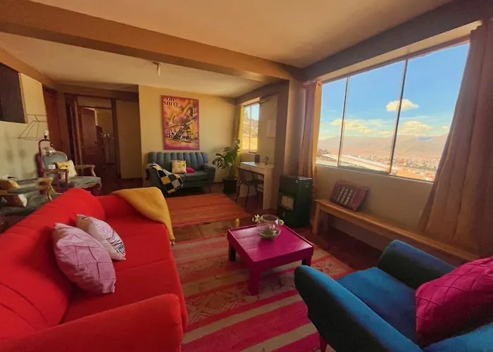 New Colorful & Artsy Home, Fam Perfect, Great Wifi For Working